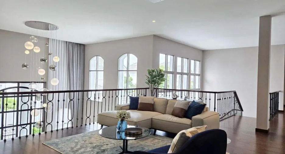 For sale and for rent 5 bedrooms house in Lat Krabang, Bangkok