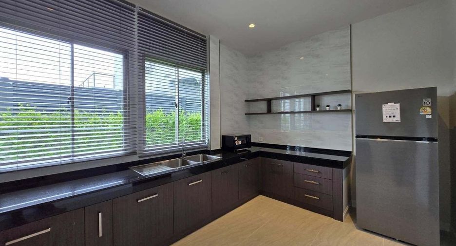 For sale and for rent 5 bedrooms house in Lat Krabang, Bangkok