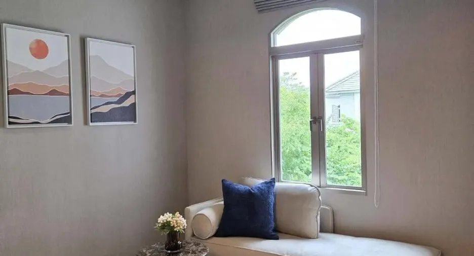 For sale and for rent 5 bedrooms house in Lat Krabang, Bangkok