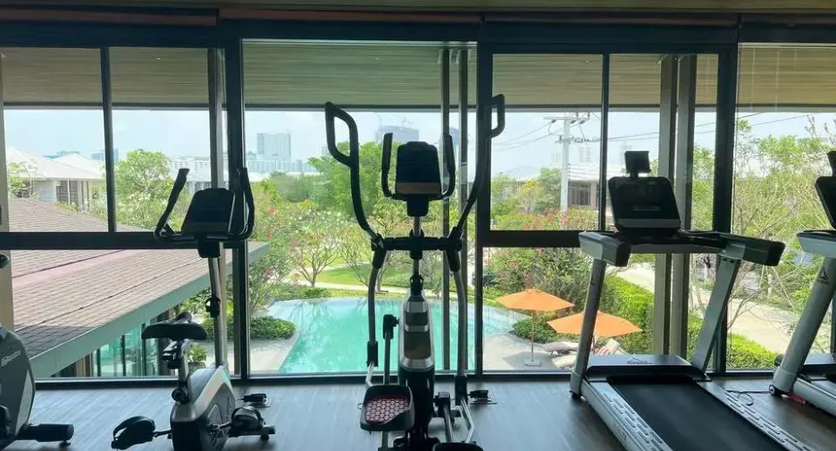For sale and for rent 4 bedrooms house in Bang Kapi, Bangkok