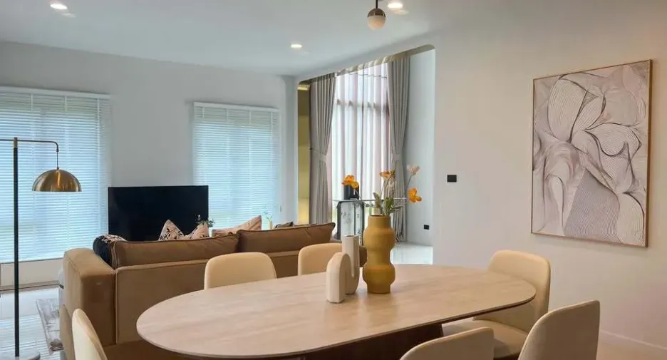 For sale and for rent 4 bedrooms house in Bang Kapi, Bangkok