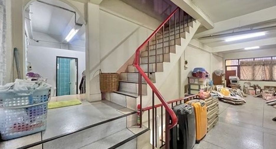 For sale 4 bedrooms office in Bang Rak, Bangkok