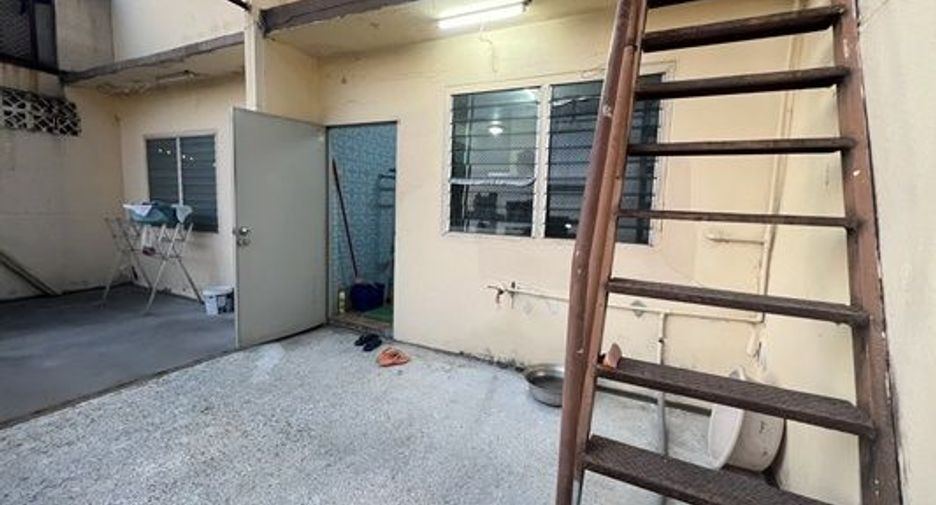 For sale 4 bedrooms office in Bang Rak, Bangkok