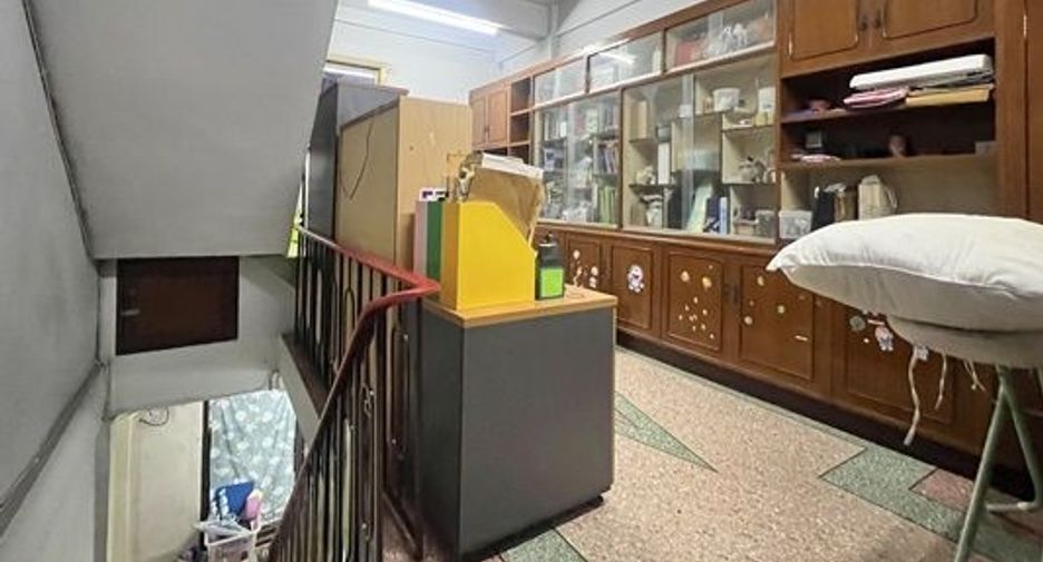 For sale 4 bedrooms office in Bang Rak, Bangkok