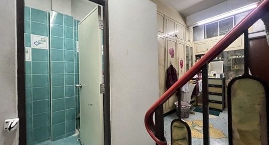 For sale 4 bedrooms office in Bang Rak, Bangkok