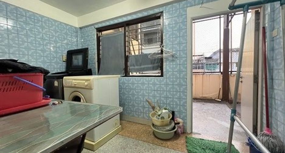 For sale 4 bedrooms office in Bang Rak, Bangkok