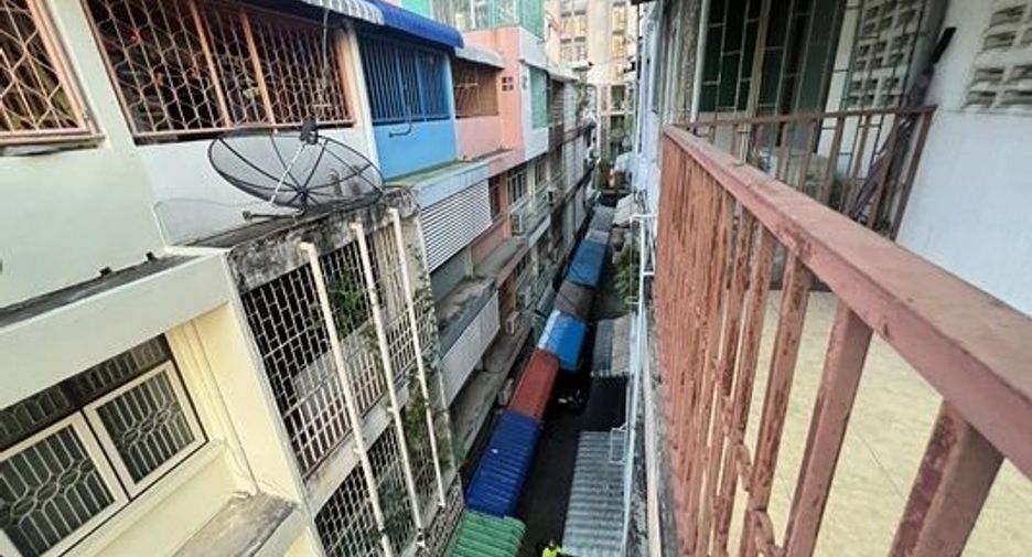 For sale 4 bedrooms office in Bang Rak, Bangkok