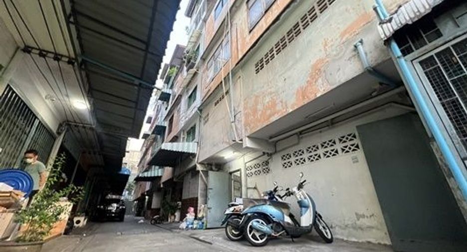 For sale 4 bedrooms office in Bang Rak, Bangkok
