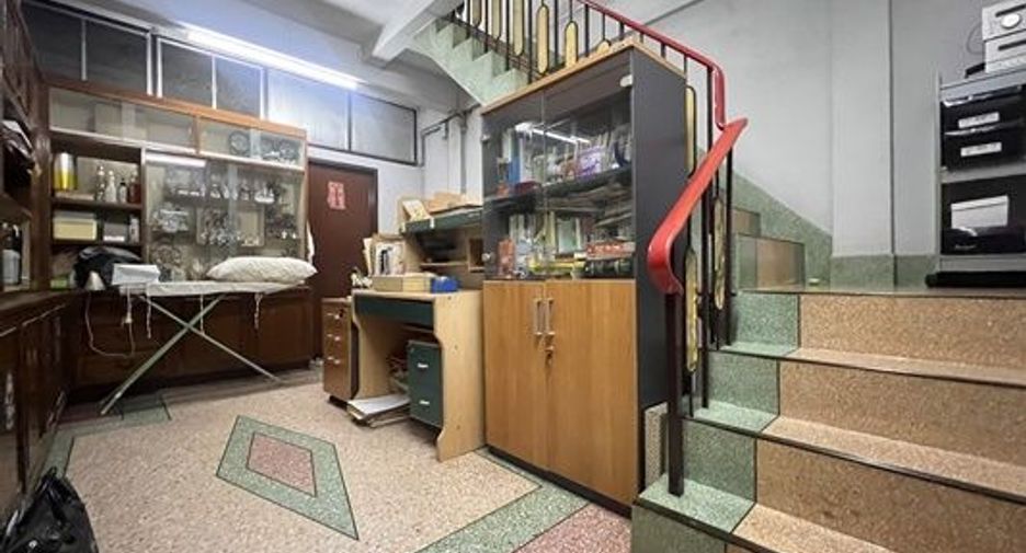 For sale 4 bedrooms office in Bang Rak, Bangkok