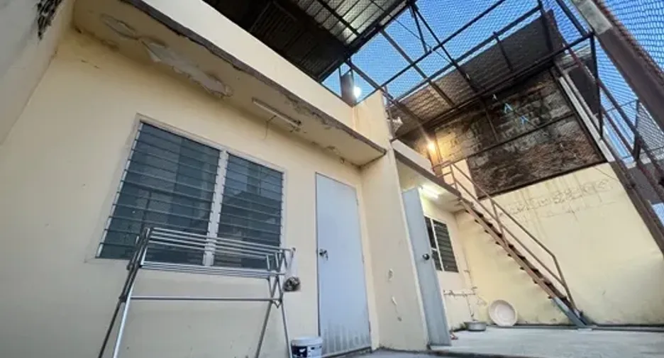 Oficina en venta de 4 habitaciones en Bang Rak, Bangkok