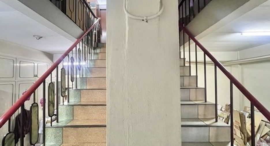 For sale 4 bedrooms office in Bang Rak, Bangkok