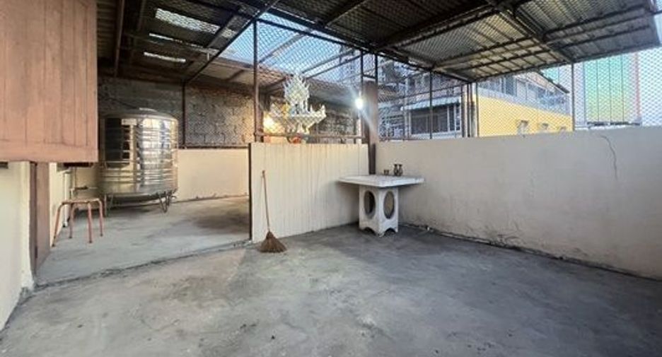 For sale 4 bedrooms office in Bang Rak, Bangkok