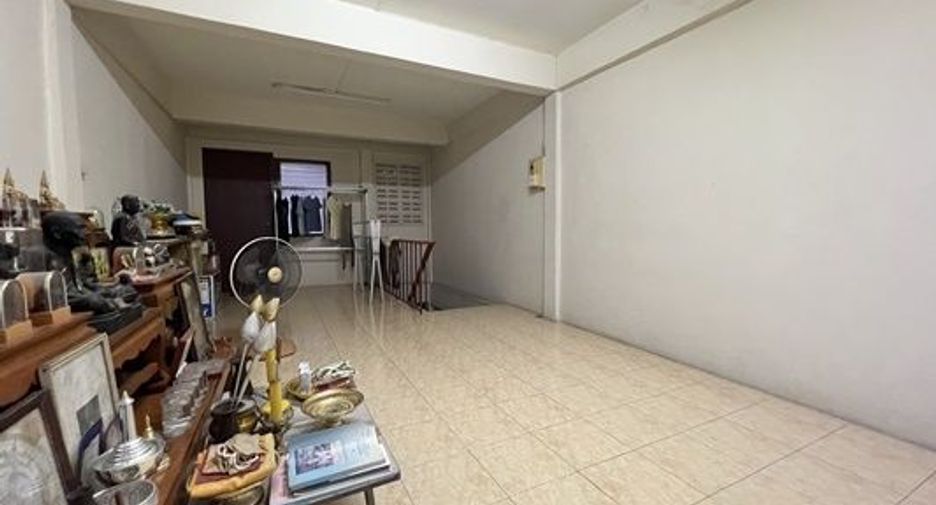For sale 4 bedrooms office in Bang Rak, Bangkok