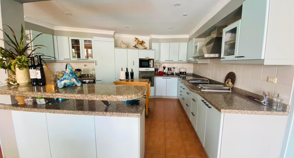 For sale 5 bedrooms house in Bang Lamung, Chonburi