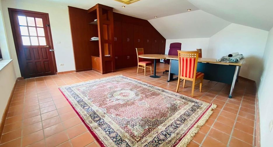 For sale 5 bedrooms house in Bang Lamung, Chonburi