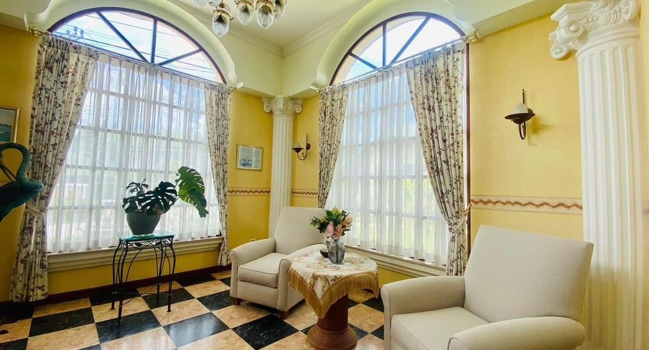 For sale 5 bedrooms house in Bang Lamung, Chonburi