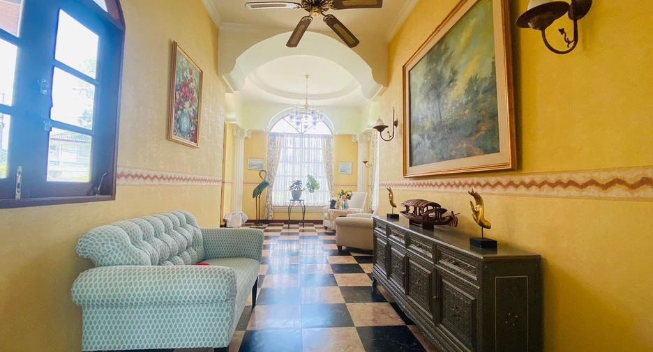 For sale 5 bedrooms house in Bang Lamung, Chonburi