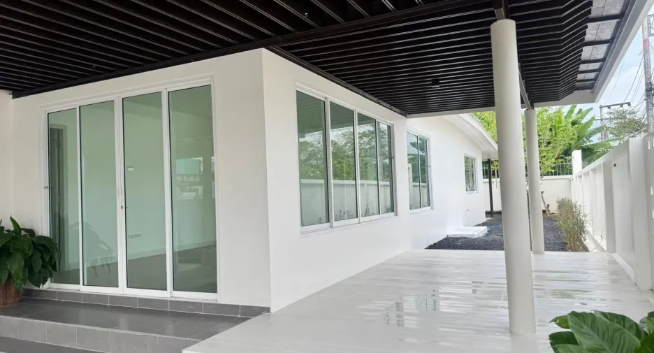 For sale 3 bedrooms townhouse in Thalang, Phuket