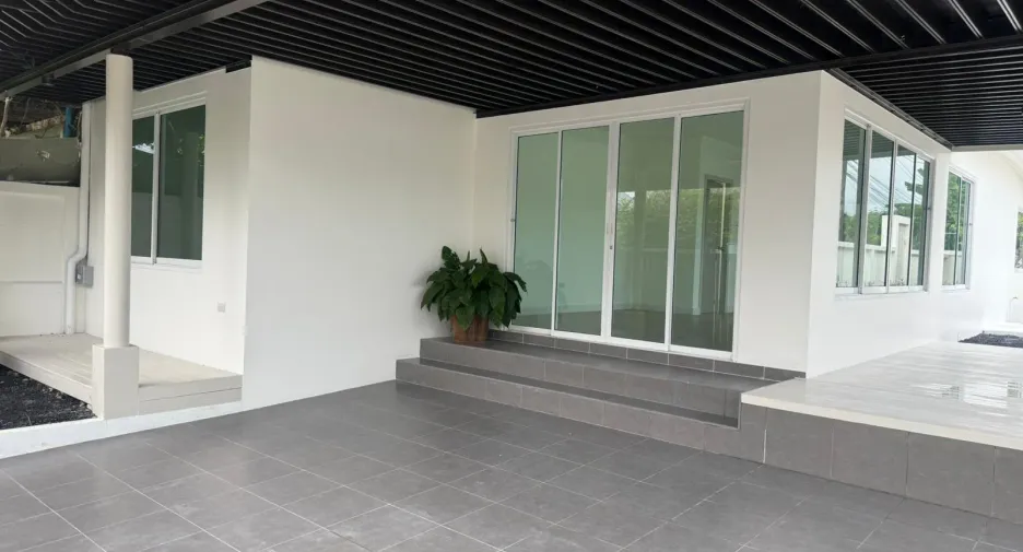 For sale 3 bedrooms townhouse in Thalang, Phuket