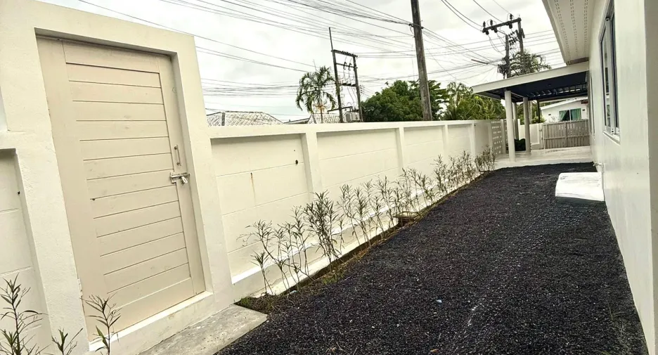 For sale 3 bedrooms townhouse in Thalang, Phuket