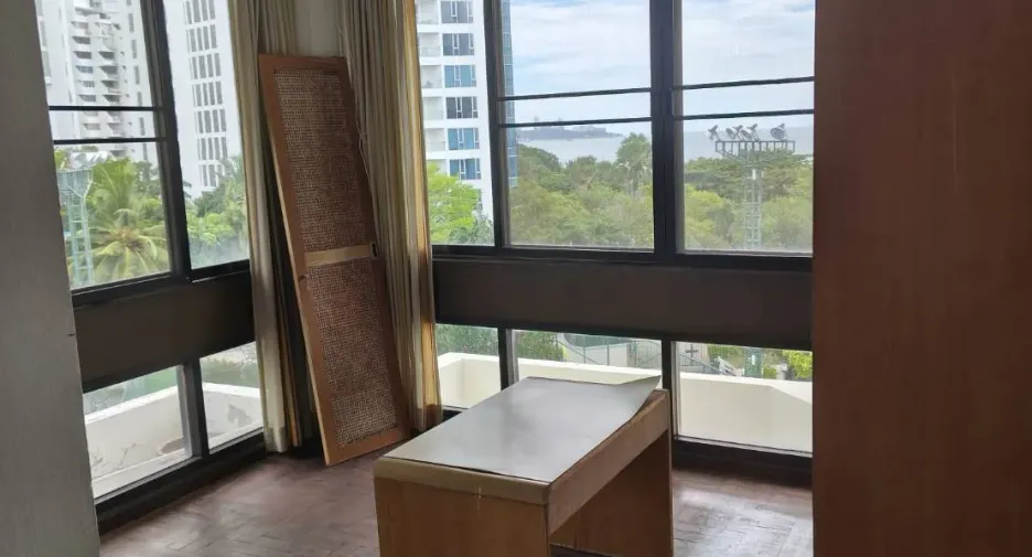 For sale 4 bedrooms condo in Bang Lamung, Chonburi