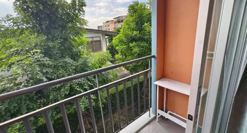 À vendre studio condo à Bang Na, Bangkok