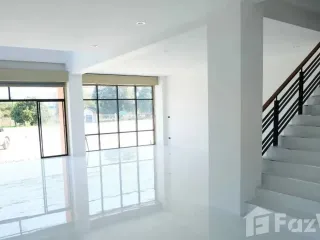 Продажа 3 спальни торговое помещение в Si Racha, Чонбури