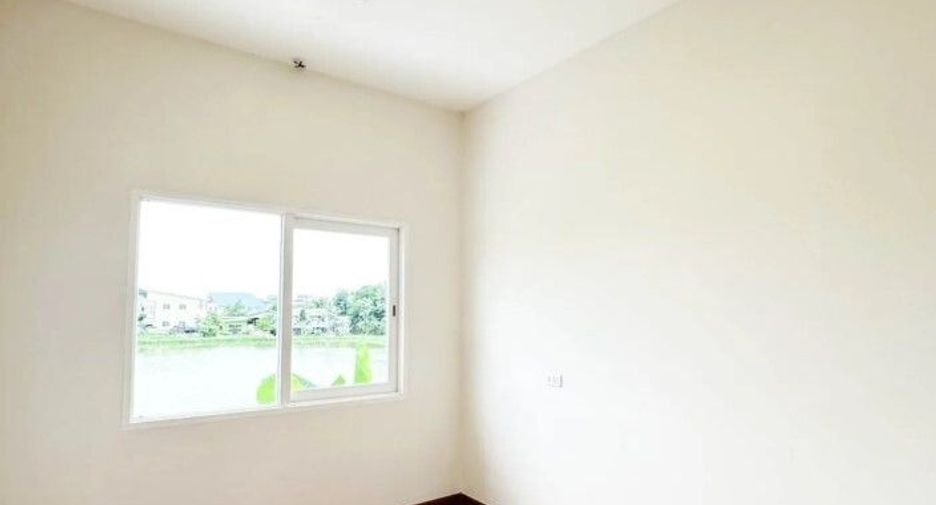 For sale 4 bedrooms townhouse in Mueang Samut Prakan, Samut Prakan