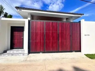 À louer 3 chambres maison à Bang Lamung, Chonburi