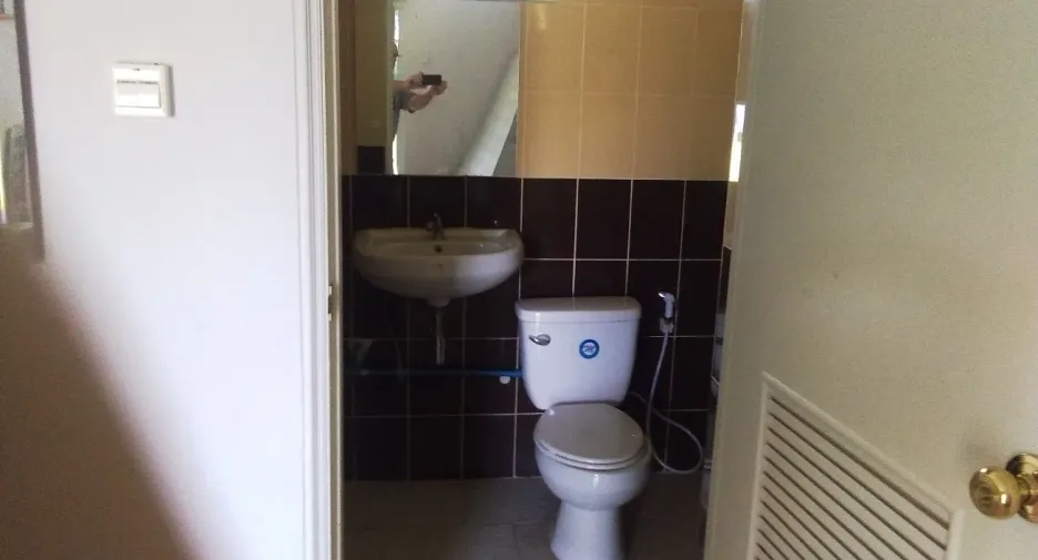 Hotel zum Kauf mit 8 Zimmer in Nam Phong, Khon Kaen