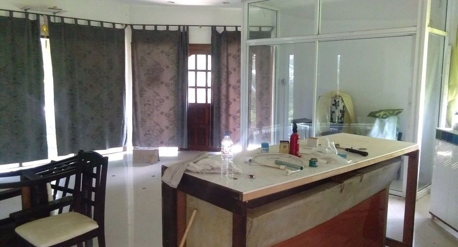 Hotel zum Kauf mit 8 Zimmer in Nam Phong, Khon Kaen