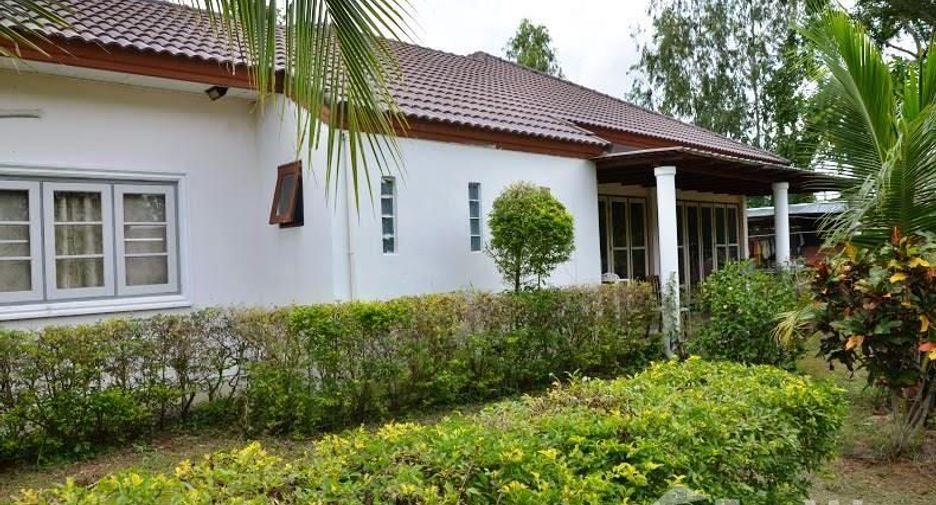 Hotel zum Kauf mit 8 Zimmer in Nam Phong, Khon Kaen