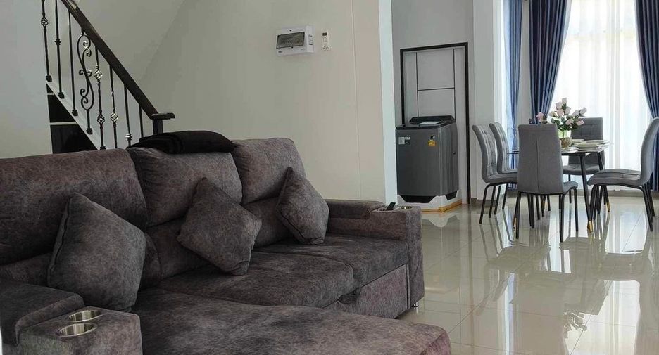 À louer 4 chambres maison à Bang Lamung, Chonburi