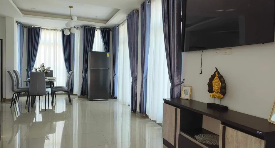 À louer 4 chambres maison à Bang Lamung, Chonburi