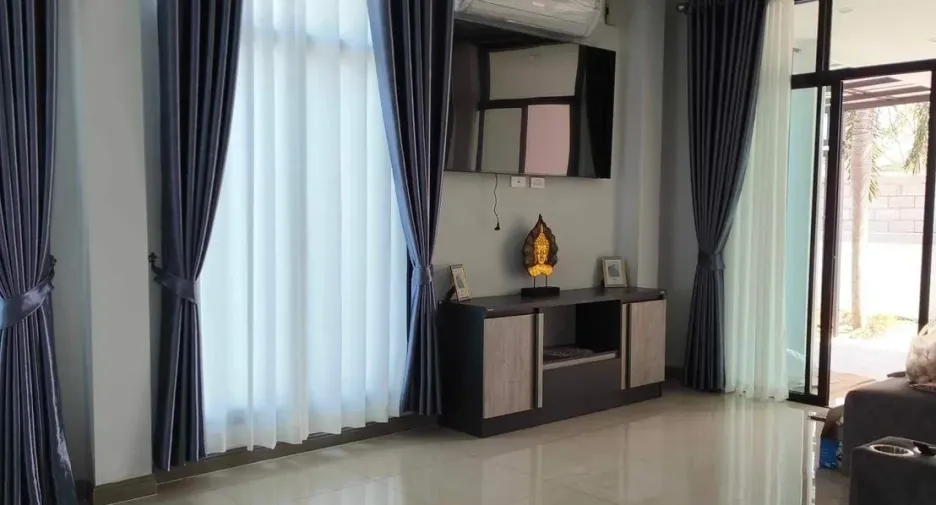 À louer 4 chambres maison à Bang Lamung, Chonburi