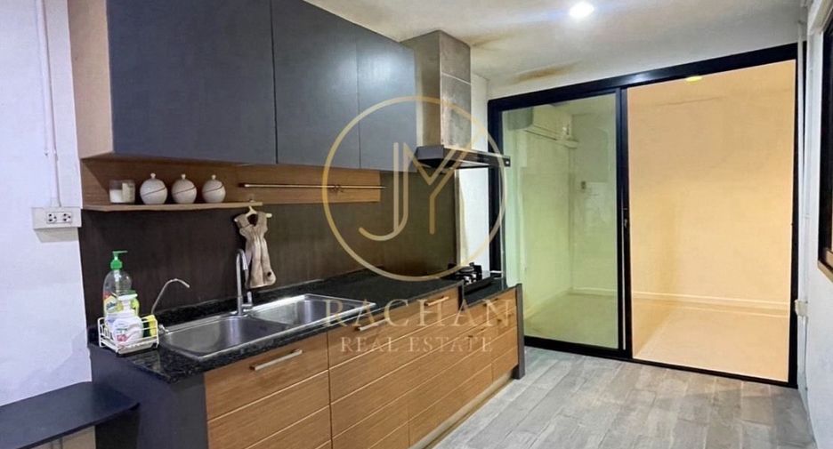 For sale 3 bedrooms townhouse in Pak Kret, Nonthaburi
