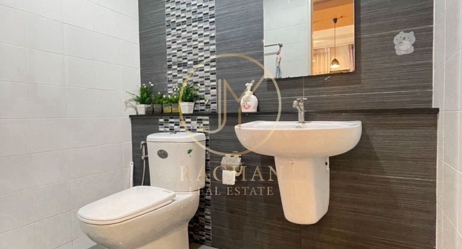 For sale 3 bedrooms townhouse in Pak Kret, Nonthaburi