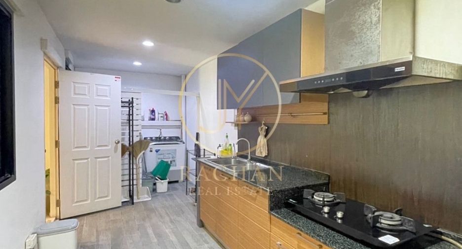 For sale 3 bedrooms townhouse in Pak Kret, Nonthaburi