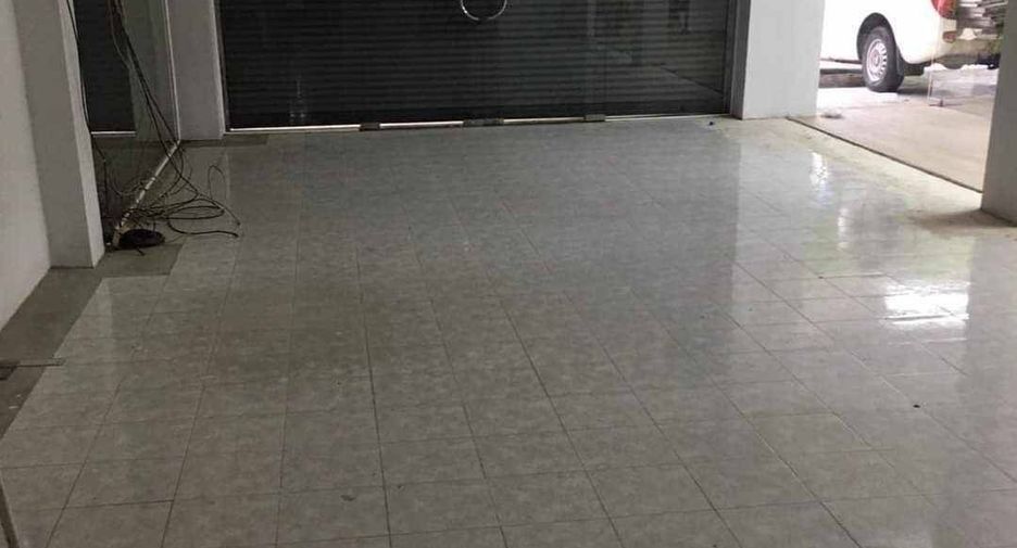 For rent 9 bedrooms retail Space in Mueang Phuket, Phuket