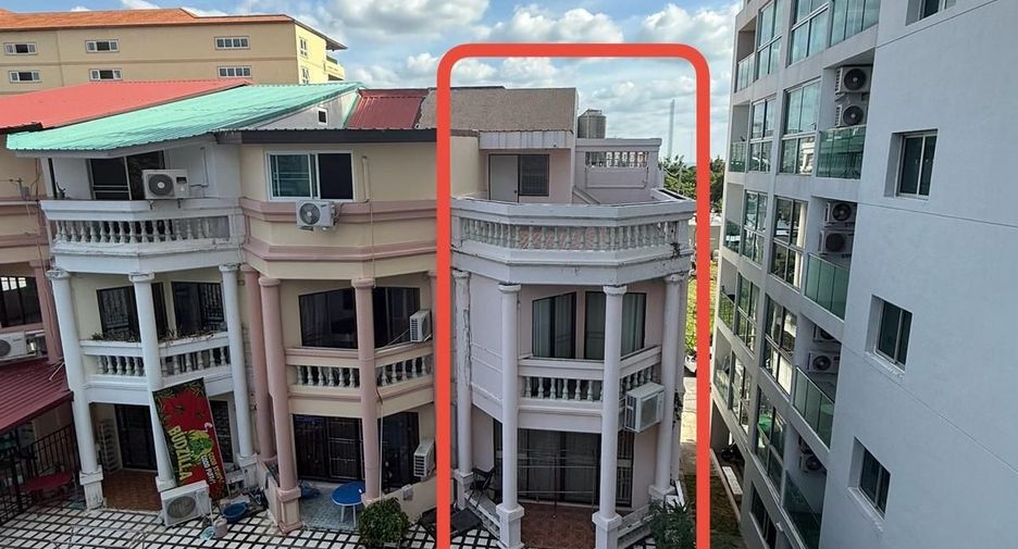 Casa adosada en venta de 4 habitaciones en Bang Lamung, Chonburi