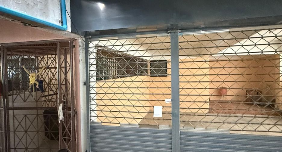 Casa adosada en venta de 4 habitaciones en Bang Lamung, Chonburi