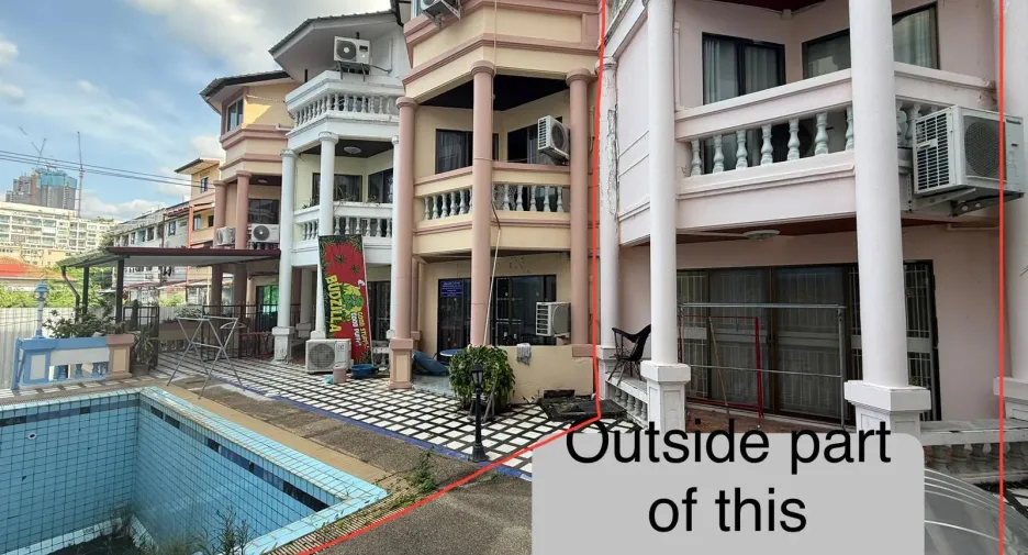 For sale 4 bedrooms townhouse in Bang Lamung, Chonburi