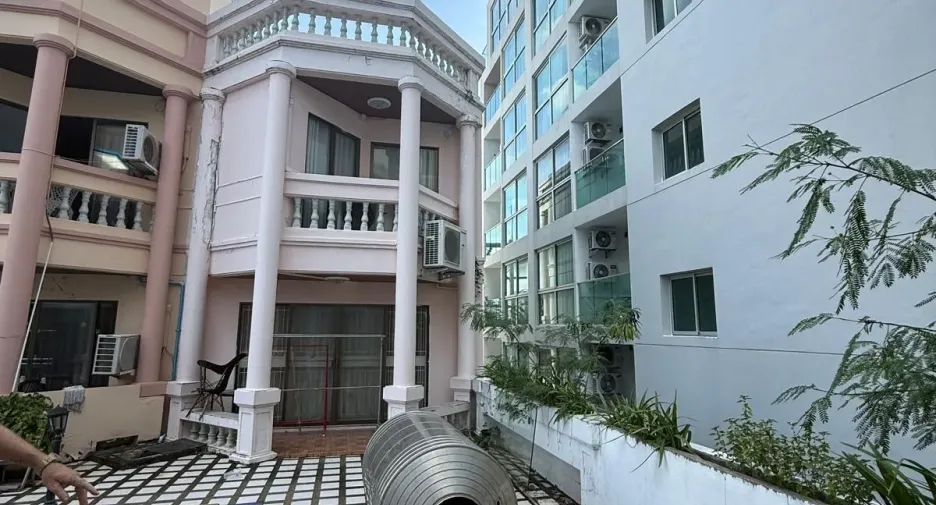 For sale 4 bedrooms townhouse in Bang Lamung, Chonburi