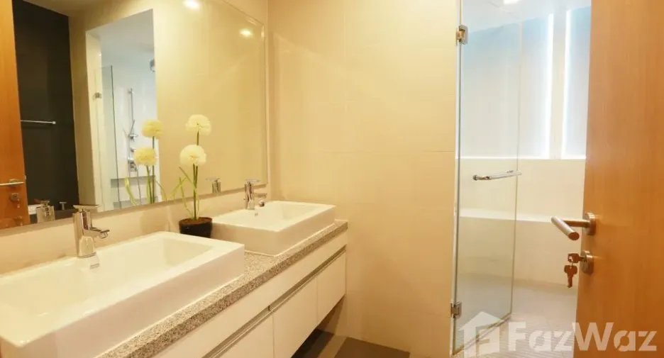 For sale and for rent 3 bedrooms condo in Khlong Toei, Bangkok
