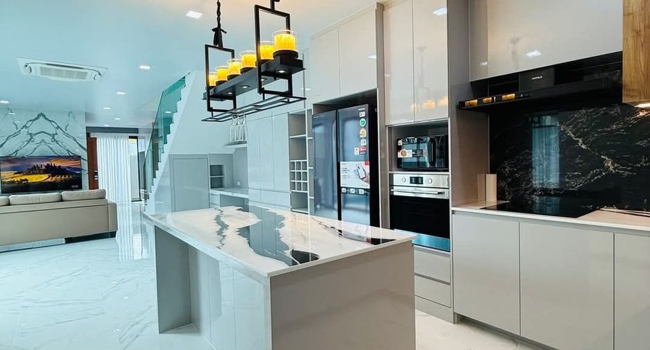 Villa zum Kauf mit 3 Zimmer in Bang Lamung, Chonburi