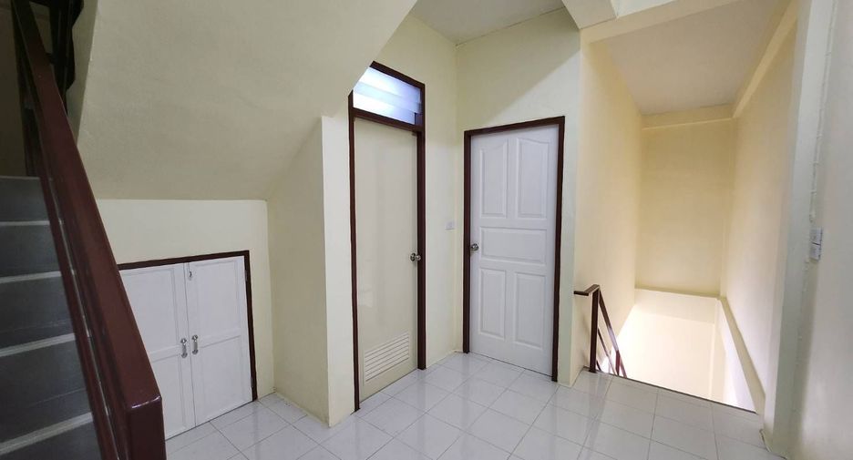 Gewerbefläche zum Kauf mit 3 Zimmer in Thanyaburi, Pathum Thani