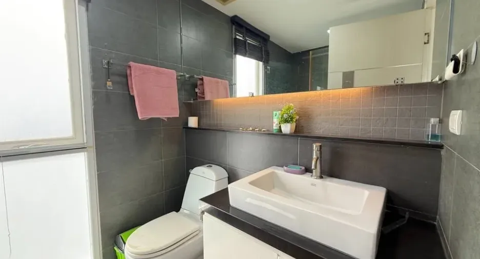 Condo en alquiler de 2 habitaciones en Bang Lamung, Chonburi