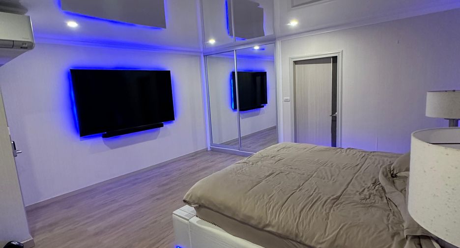 For sale 2 bedrooms apartment in Mueang Phuket, Phuket
