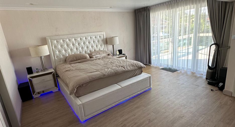 For sale 2 bedrooms apartment in Mueang Phuket, Phuket