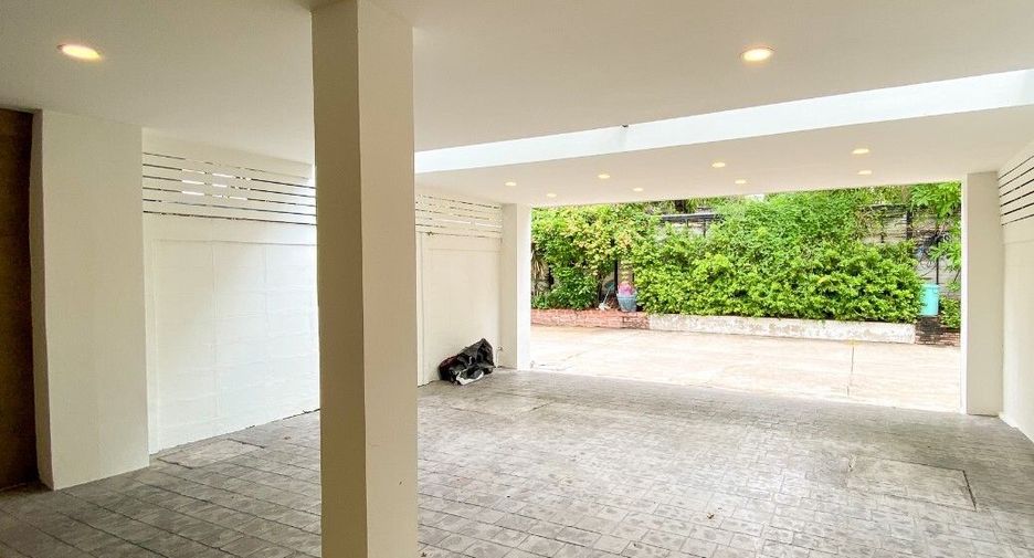 ขาย 4 ห้องนอน ทาวน์เฮ้าส์ ใน วัฒนา, กรุงเทพฯ